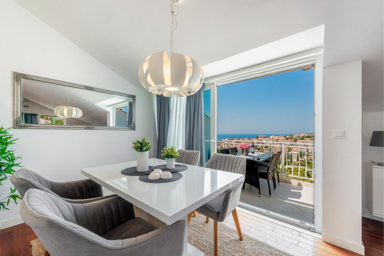 Apartment Panoramic View